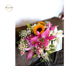 Buque com Lírios rosa e girassol